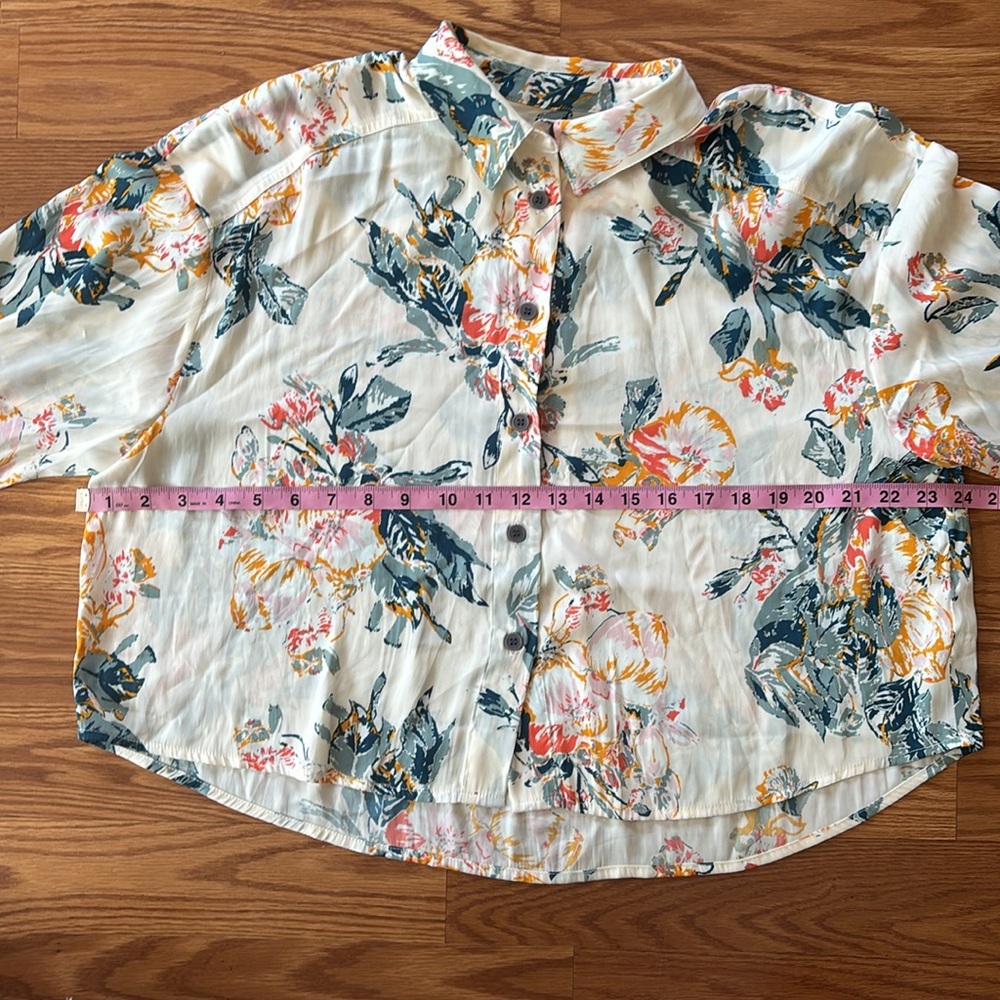 Free People Oversize Cropped Button Down Lily of the Valley Top Small Hawaiian - Picture 8 of 10